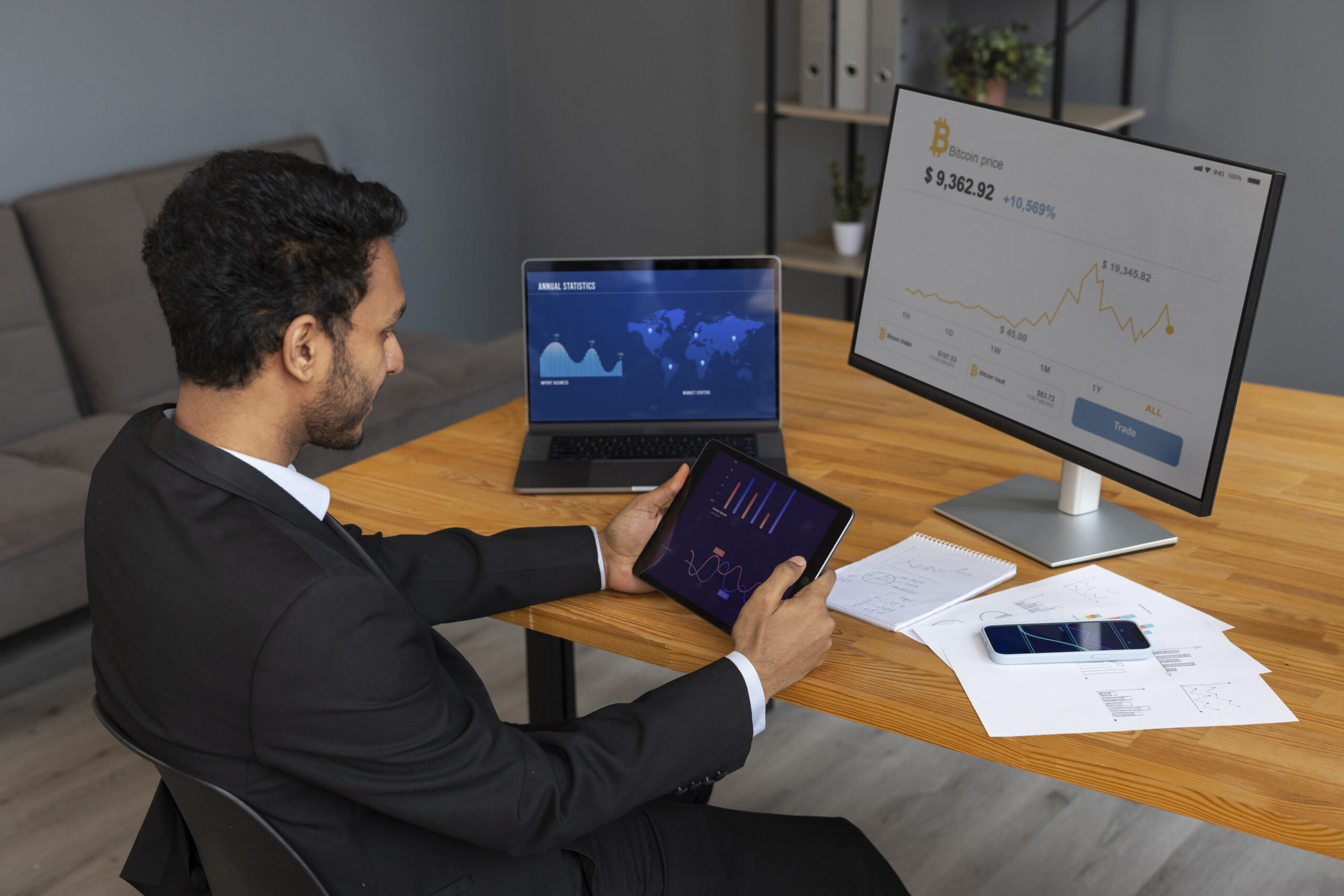 ERP consultant customizing NetSuite dashboard to fit business workflows